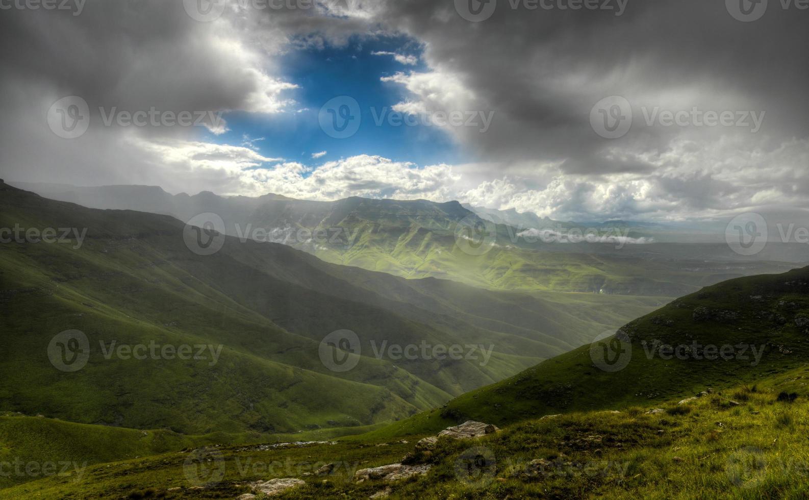 Montanhas Drakensberg na África do Sul foto