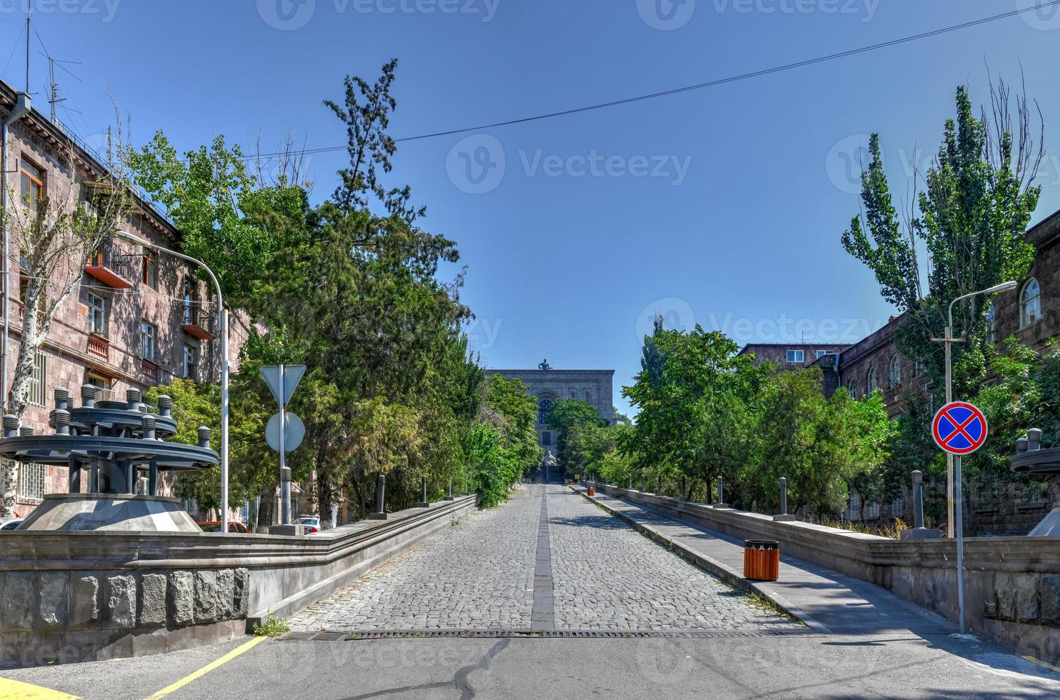 matenadaran é um repositório de manuscritos antigos, instituto de pesquisa e museu em yerevan, armênia, 2022 foto