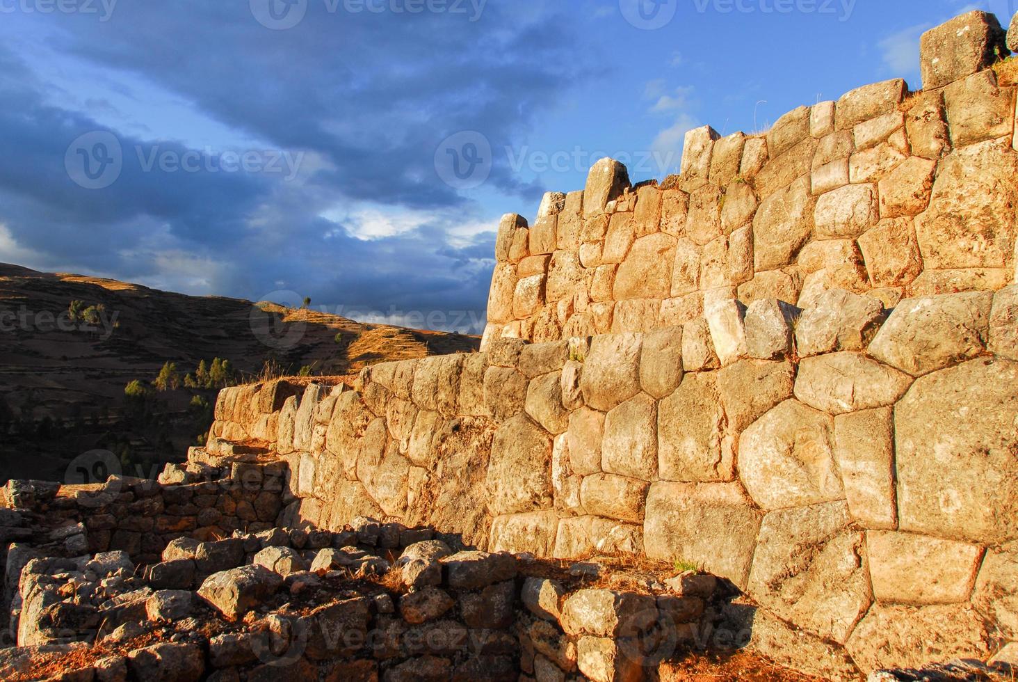 ruínas do palácio inca em chinchero, cuzco, peru foto