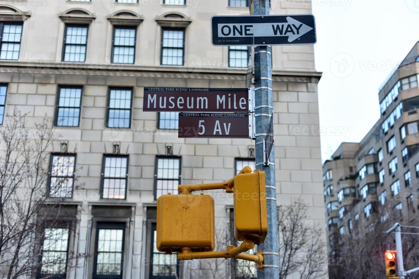 Placas de rua ao longo da Museum Mile na cidade de Nova York. foto