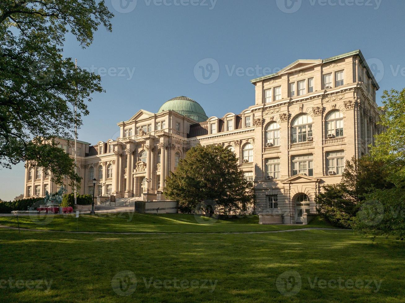 a biblioteca mertz no jardim botânico de nova york em bronx, nova york. foto