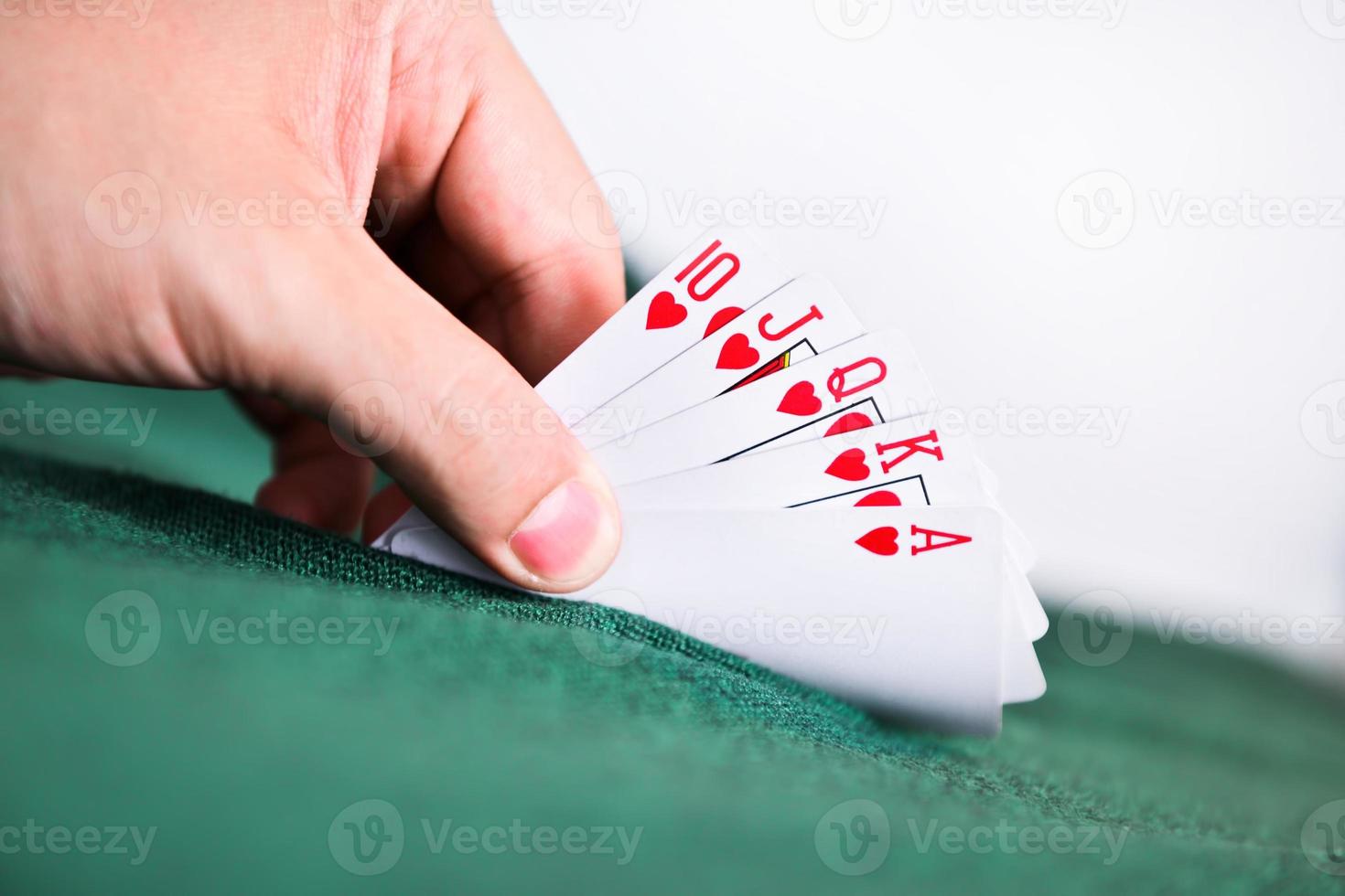 cartas de poker na mão foto