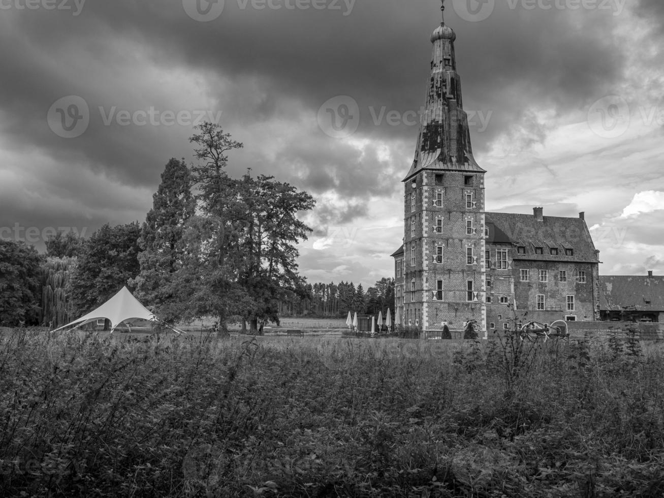 o castelo de raesfeld na alemanha foto