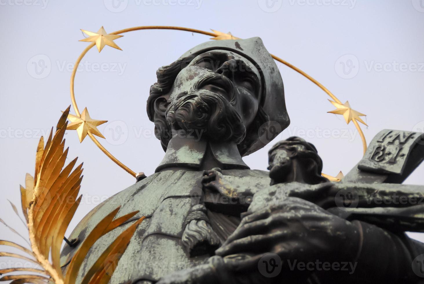 estátua de joão de nepomuk - praga, república tcheca foto