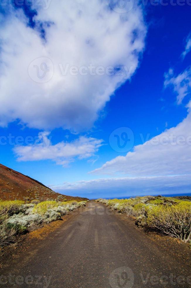 vista de uma estrada foto