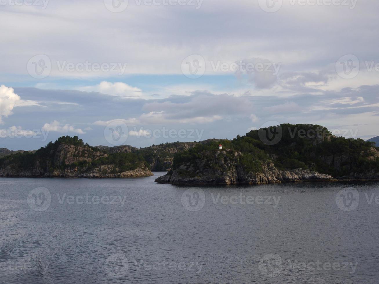 belos fiordes da noruega foto