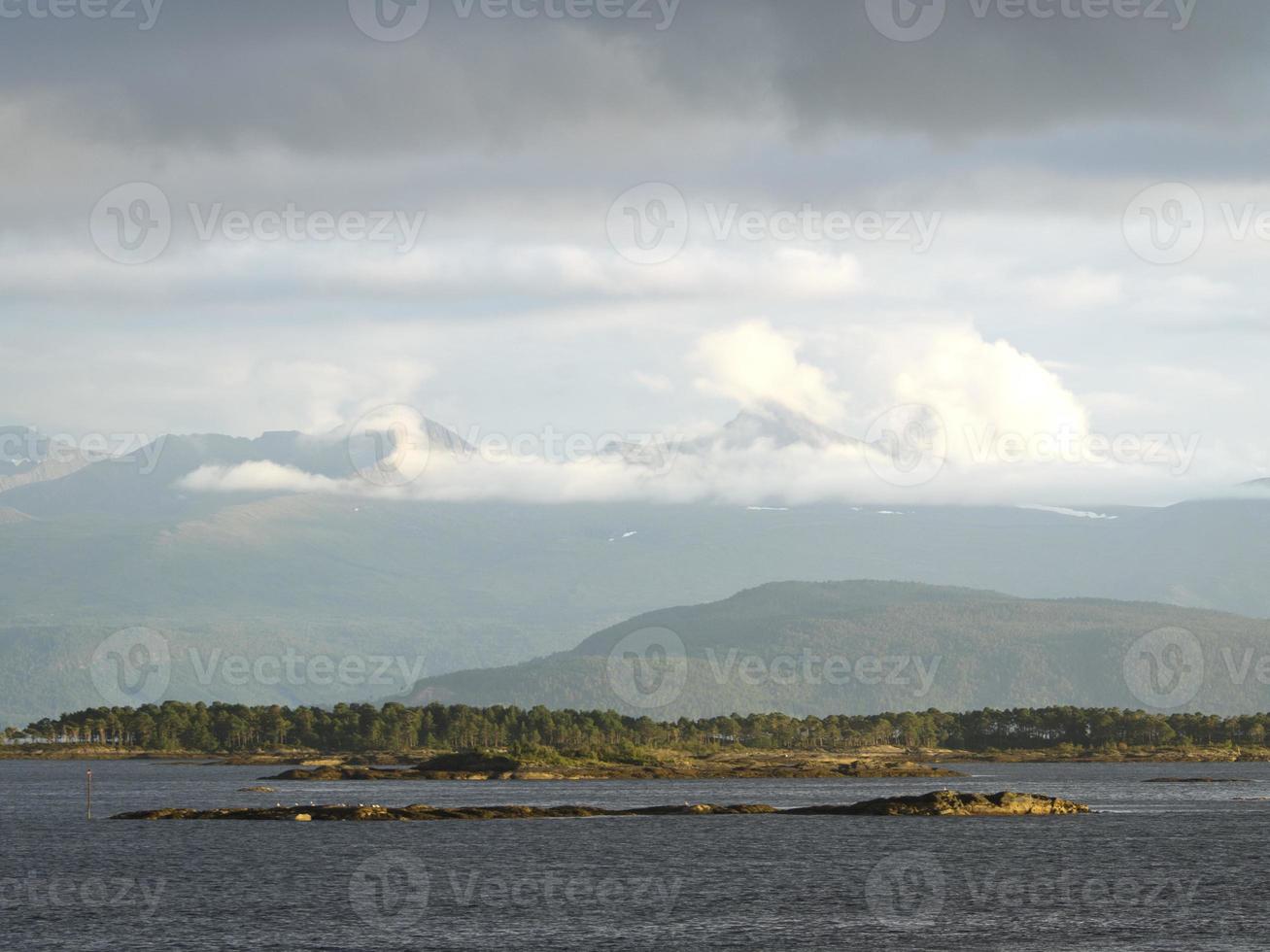 cruzeiro nos fiordes noruegueses foto