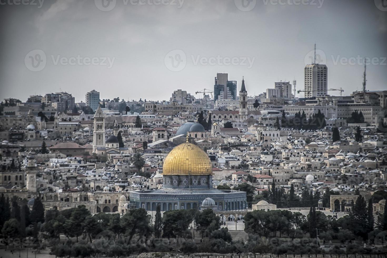 jerusalém, israel vista panorâmica da cidade velha do monte das oliveiras foto