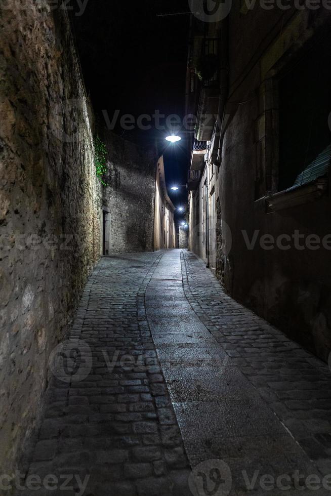 girona cidade velha à noite foto