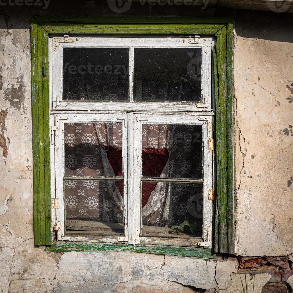 velhas casas tradicionais na Letônia foto