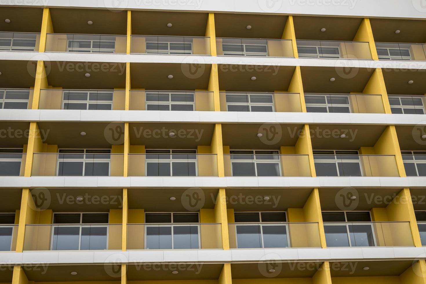 Fragmento Da Fachada De Um Edifício Com Aberturas Ou Janelas