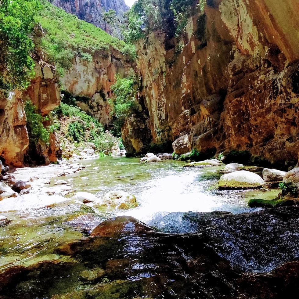 vale entre as montanhas de chefchaouen foto