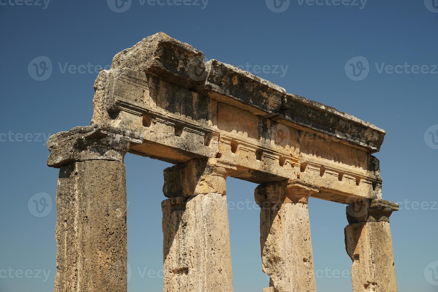 cidade antiga de hierapolis em pamukkale, denizli, turkiye foto