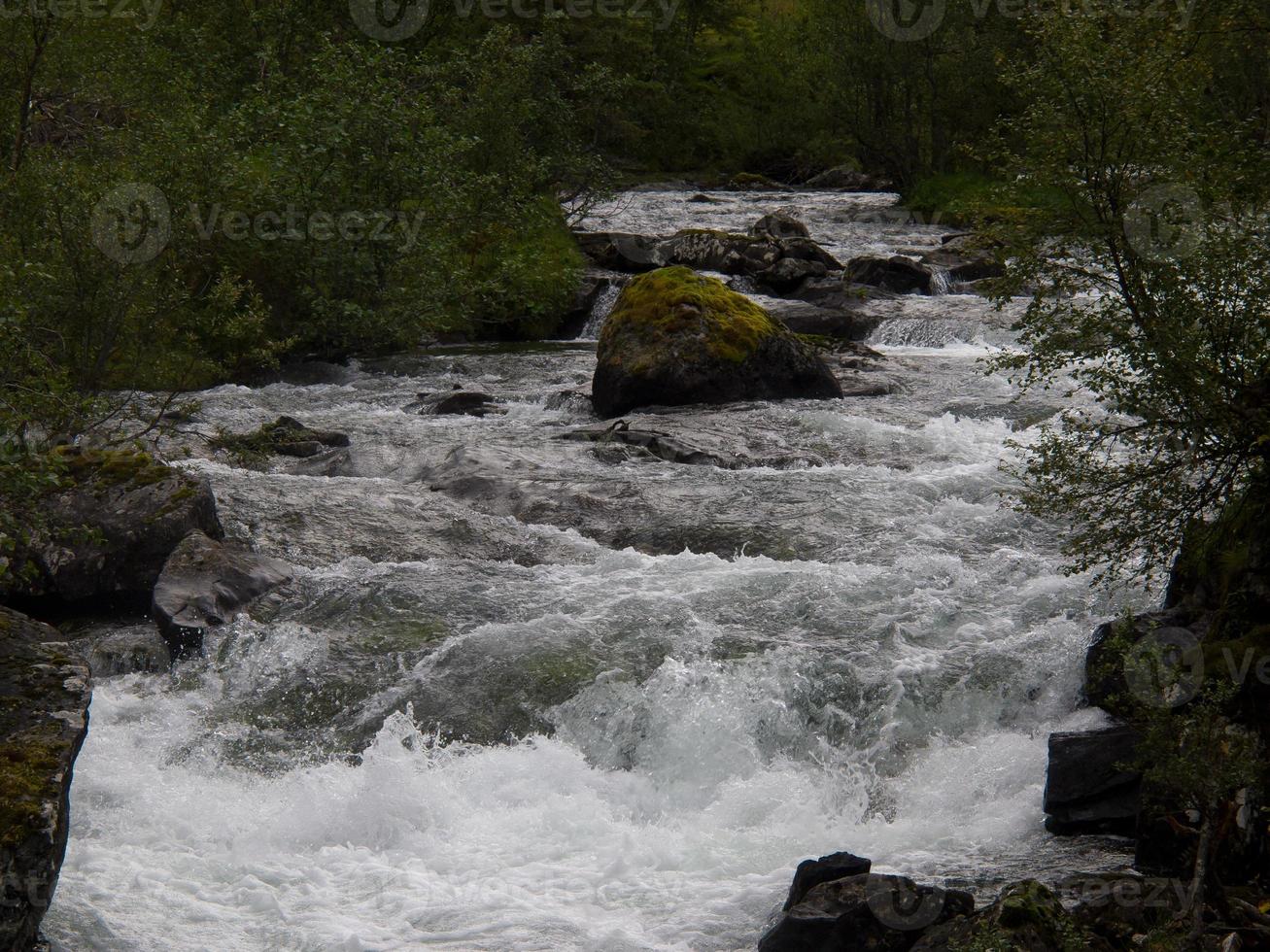 belos fiordes da noruega foto