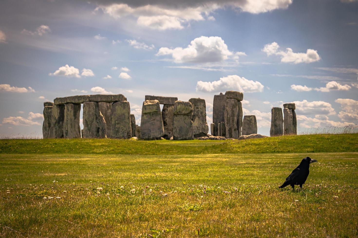 antigas ruínas do local druida de stonehenge na planície de salisbury, inglaterra. foto