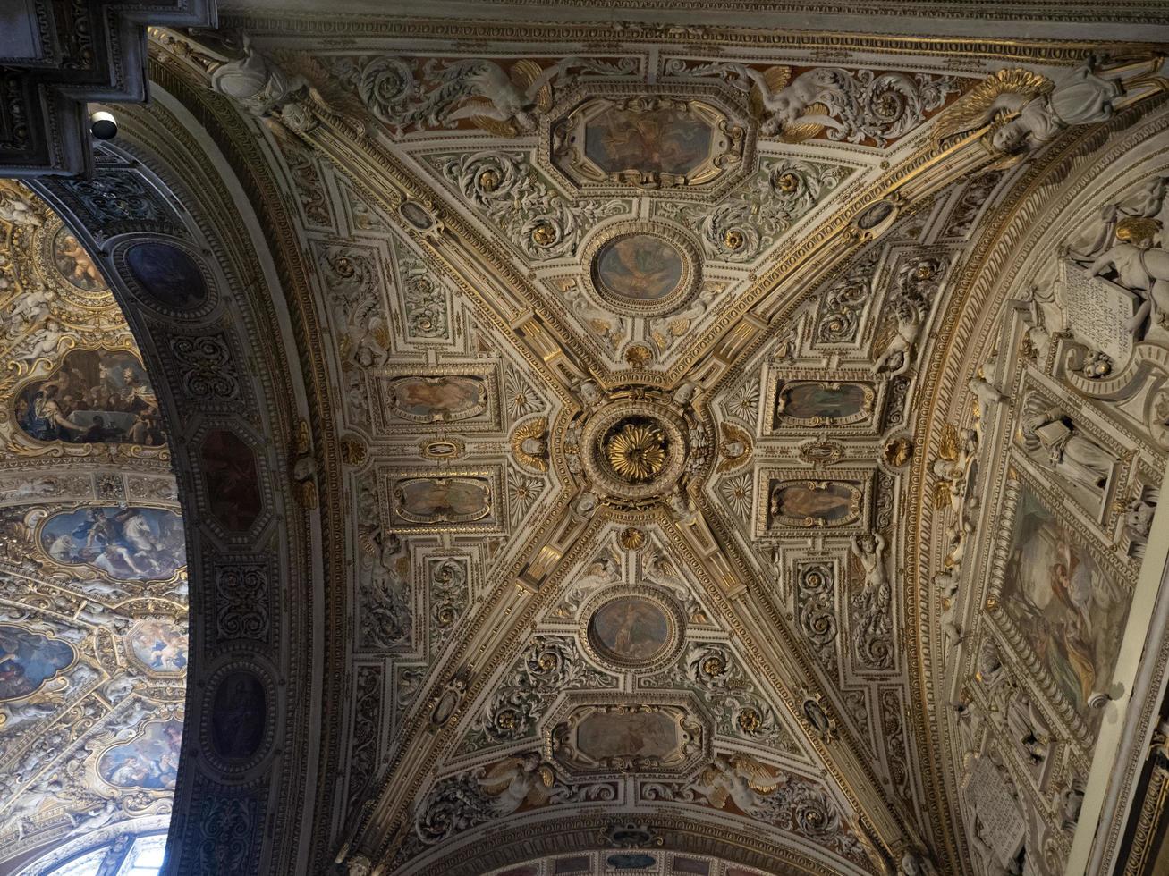 igreja de santa maria maggiore em bergamo, itália, 2022 foto