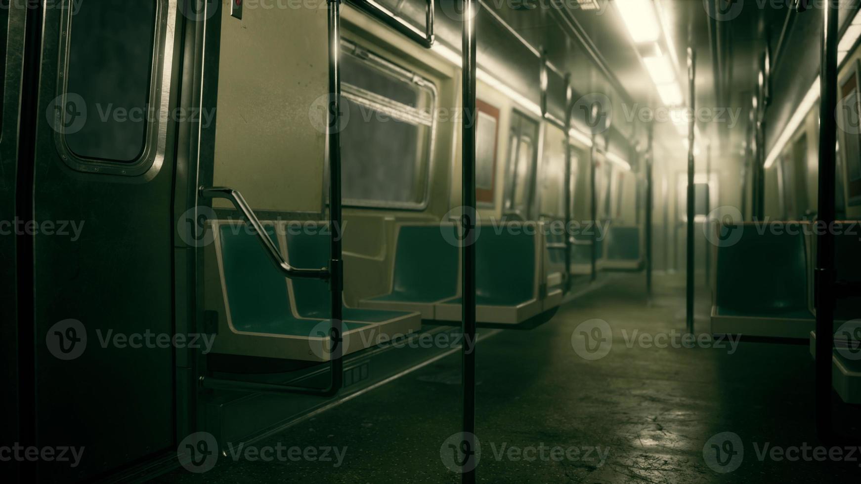 8k trem de metrô de metal vazio na cidade de chicago foto