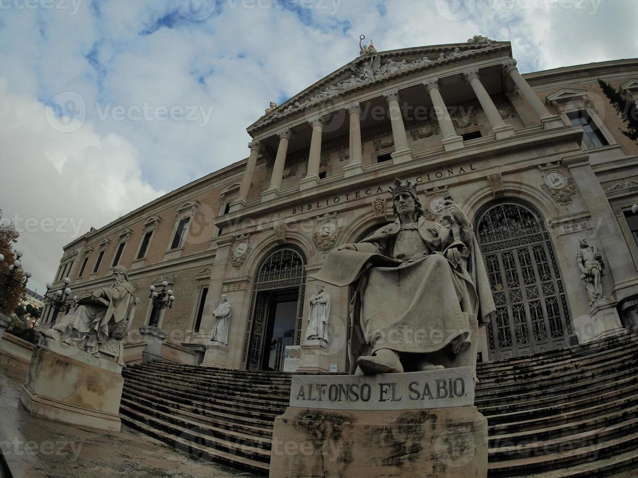 biblioteca nacional de madri, espanha. arquitetura e arte foto