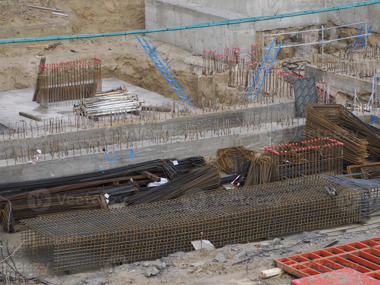 grande e vasto canteiro de obras na estação chamartin madrid foto