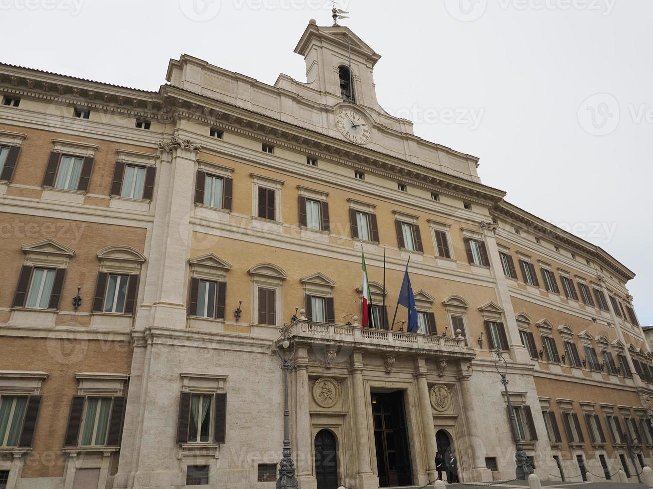 montecitorio é um palácio em roma e a sede da câmara de deputados italiana foto