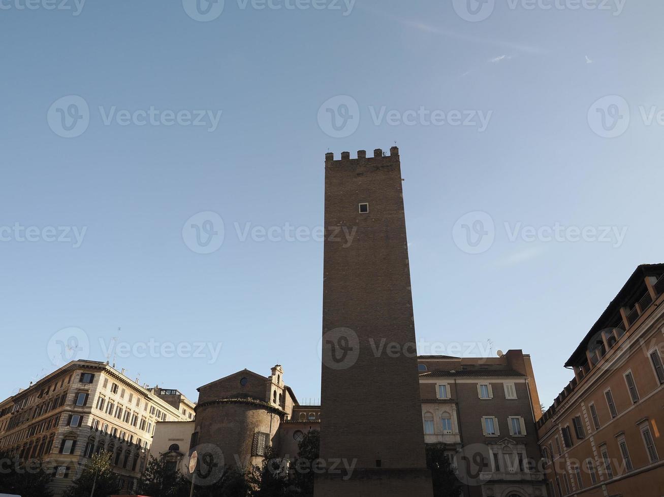 vista dos edifícios do distrito de roma monti foto