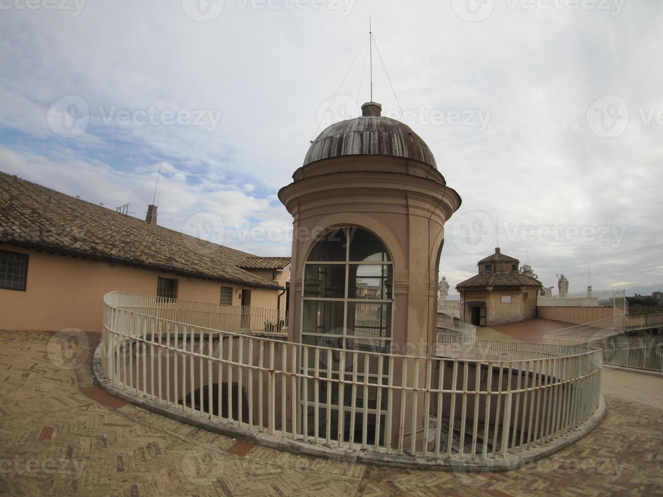 vista da basílica de são pedro roma do telhado foto