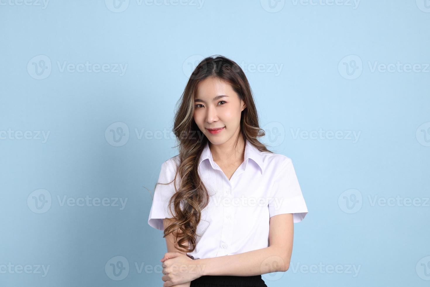 garota de uniforme de estudante foto
