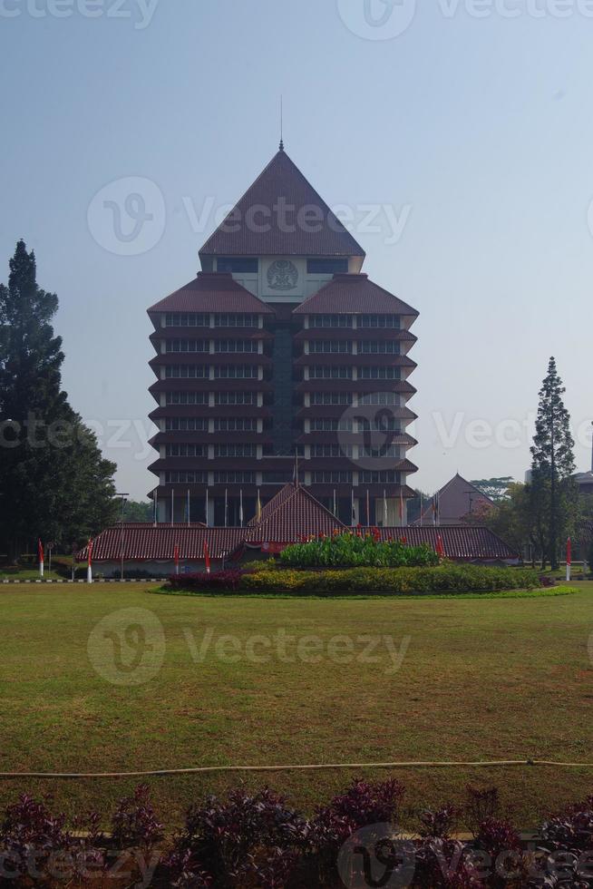 bela vista da universidade indonésia em depok, indonésia foto