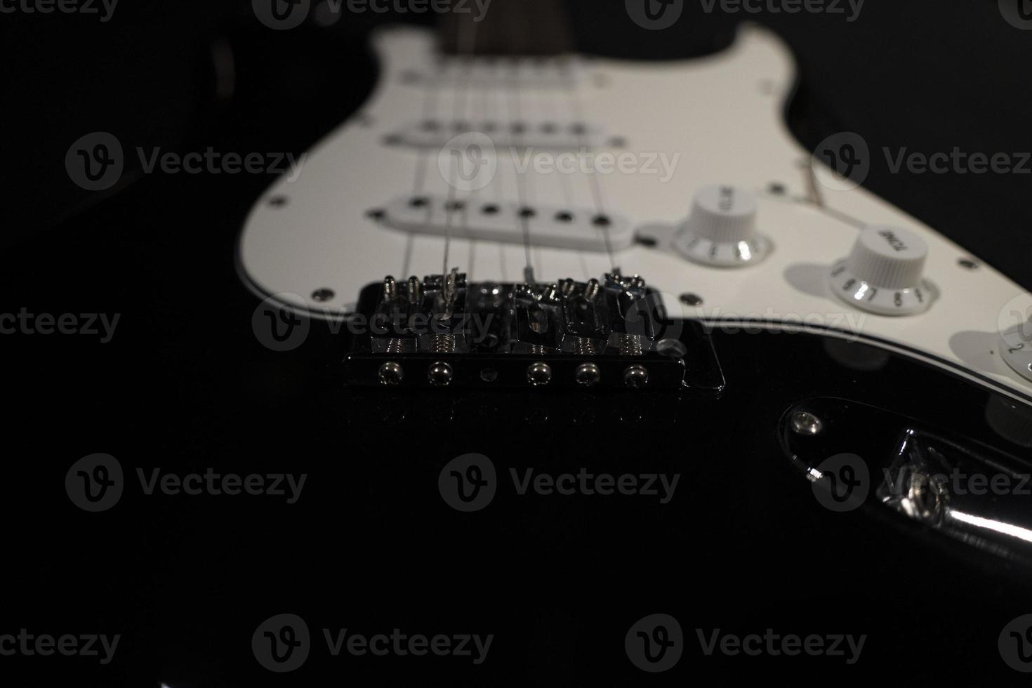 detalhe da guitarra elétrica de perto foto