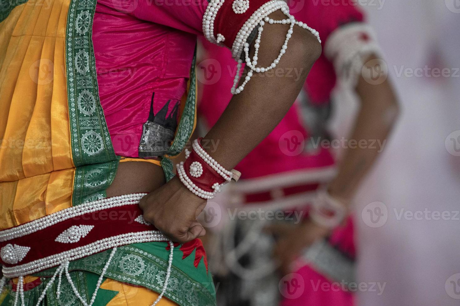 detalhe do pé de dança tradicional da índia foto