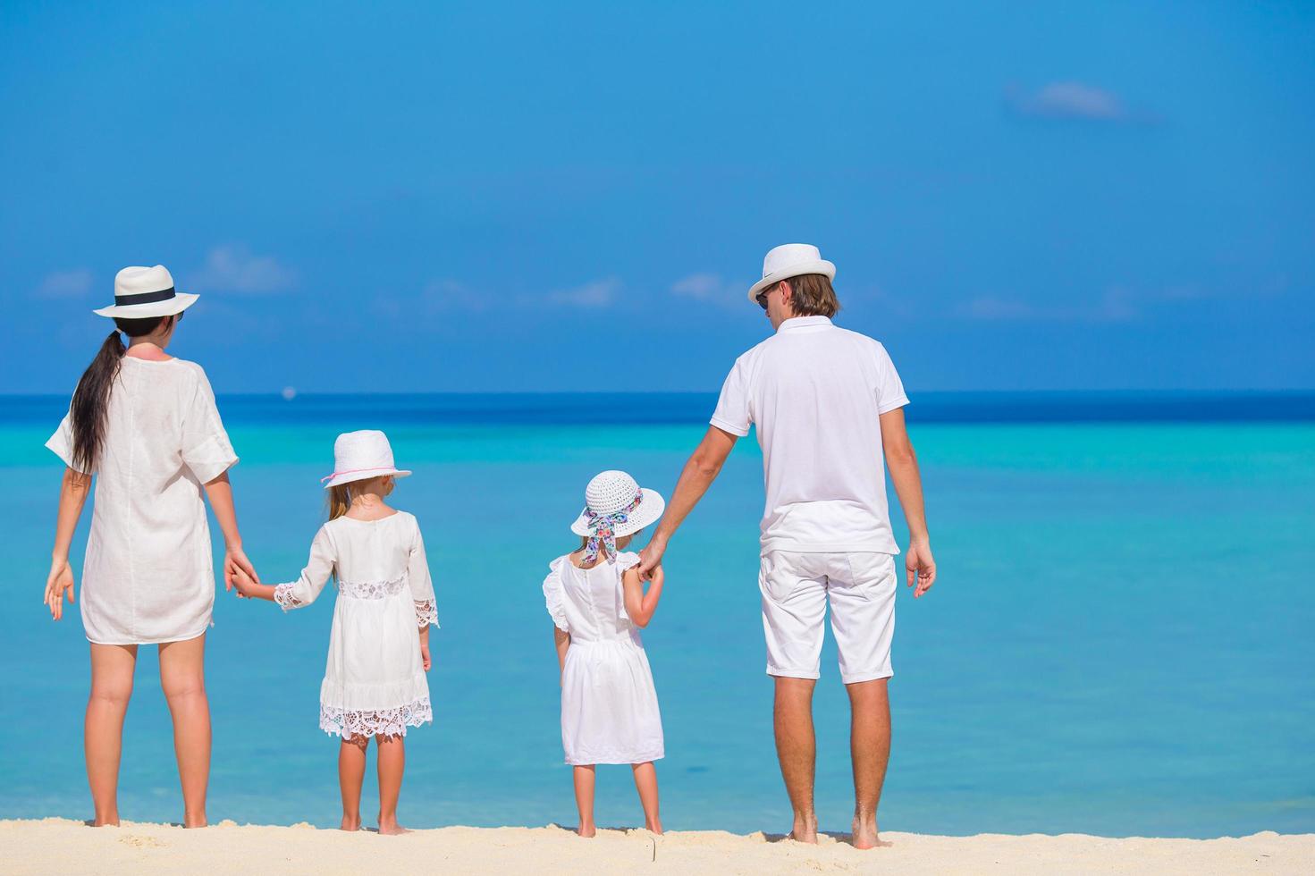 férias em família na praia foto