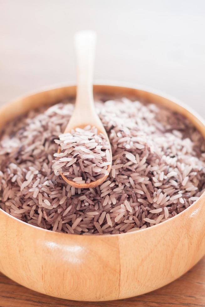 arroz jasmim em uma tigela foto