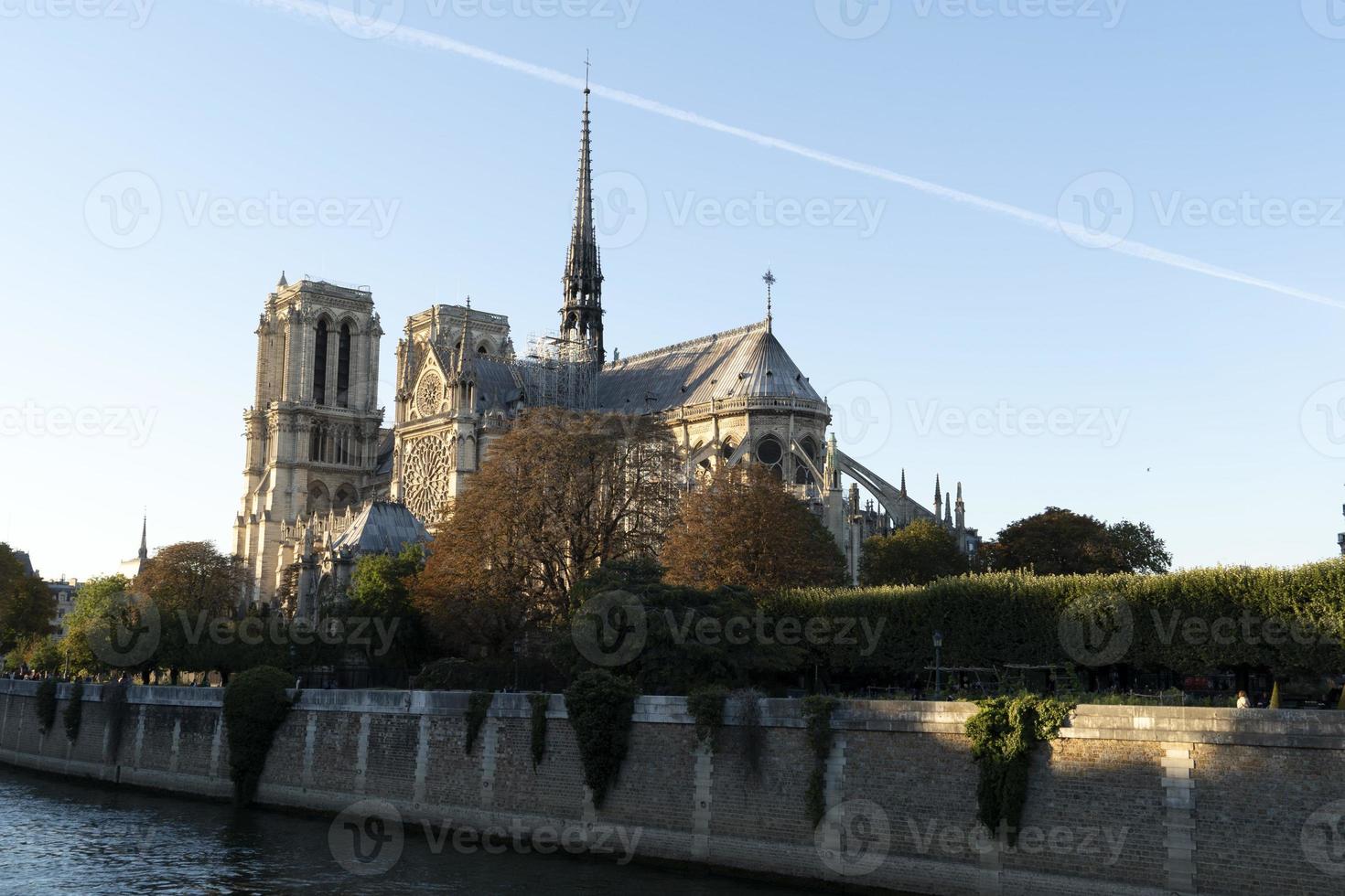 catedral de notre dame paris no lue sky foto