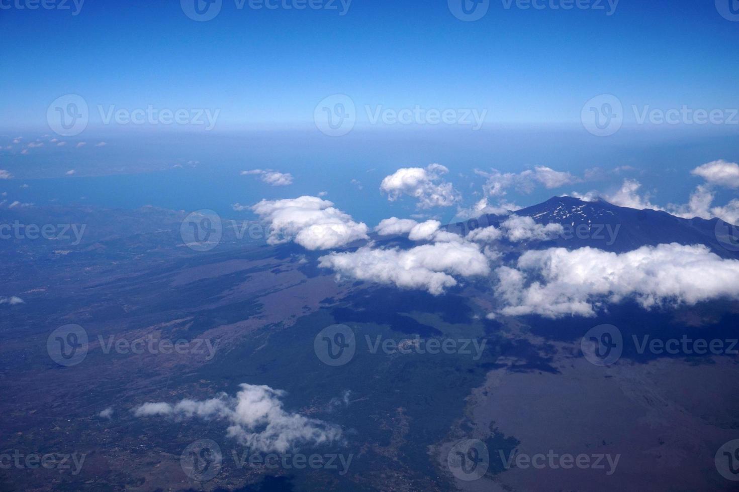 vista aérea do vulcão etna foto