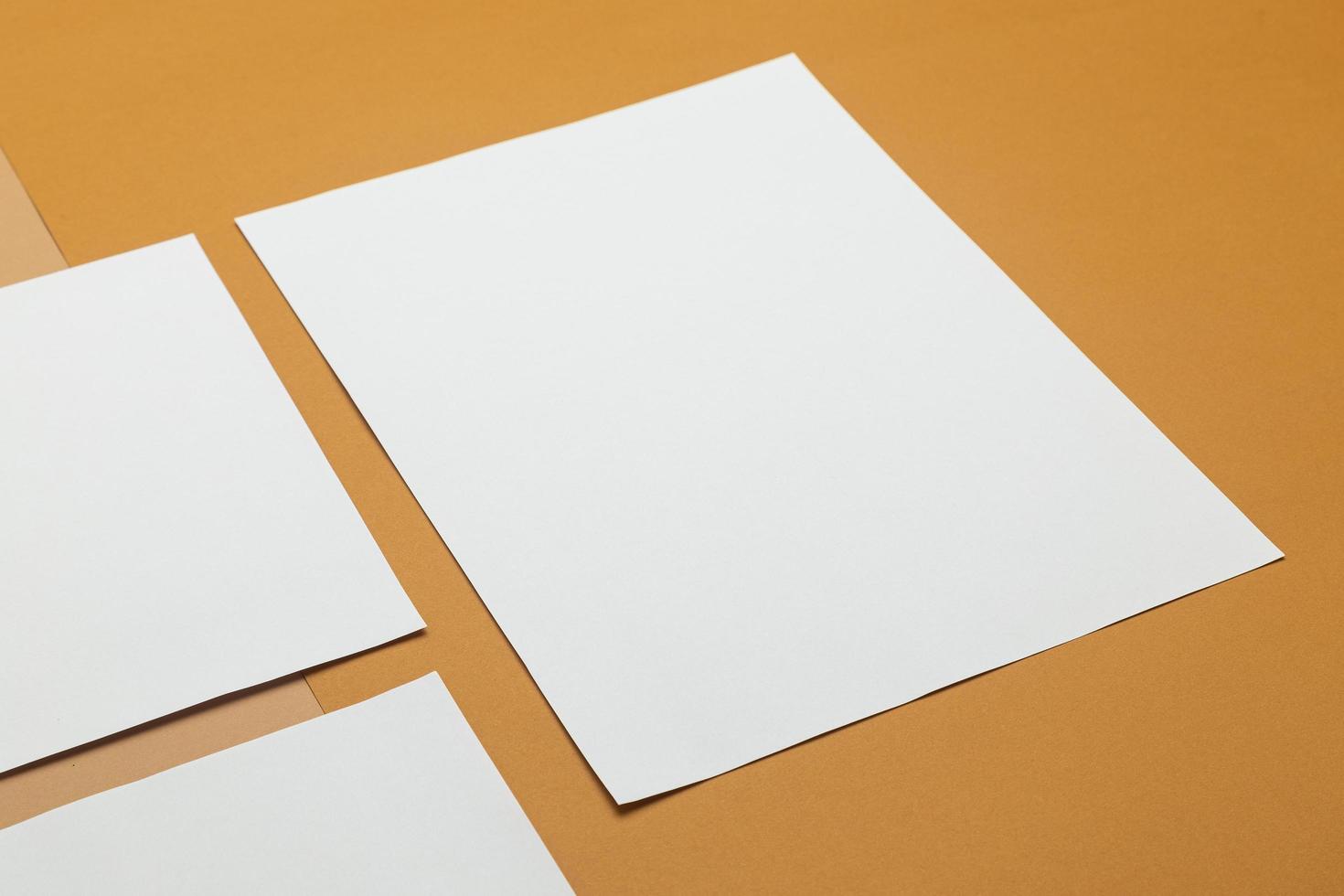 brochura de pôster de papel em branco foto