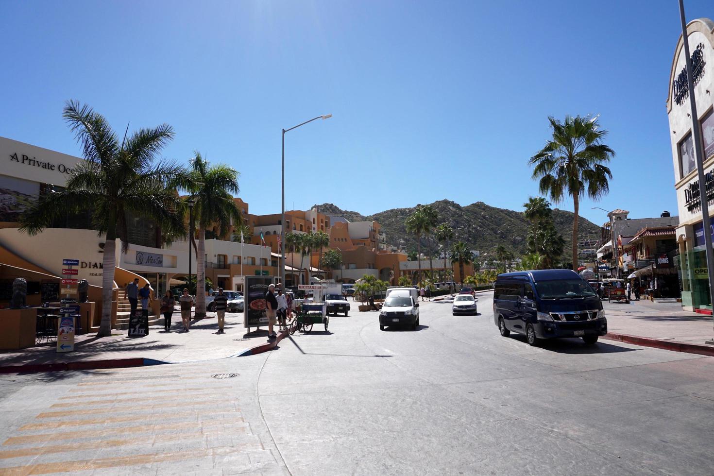 cabo san lucas, méxico - 25 de janeiro de 2018 - a cidade da costa do pacífico está lotada de turistas foto