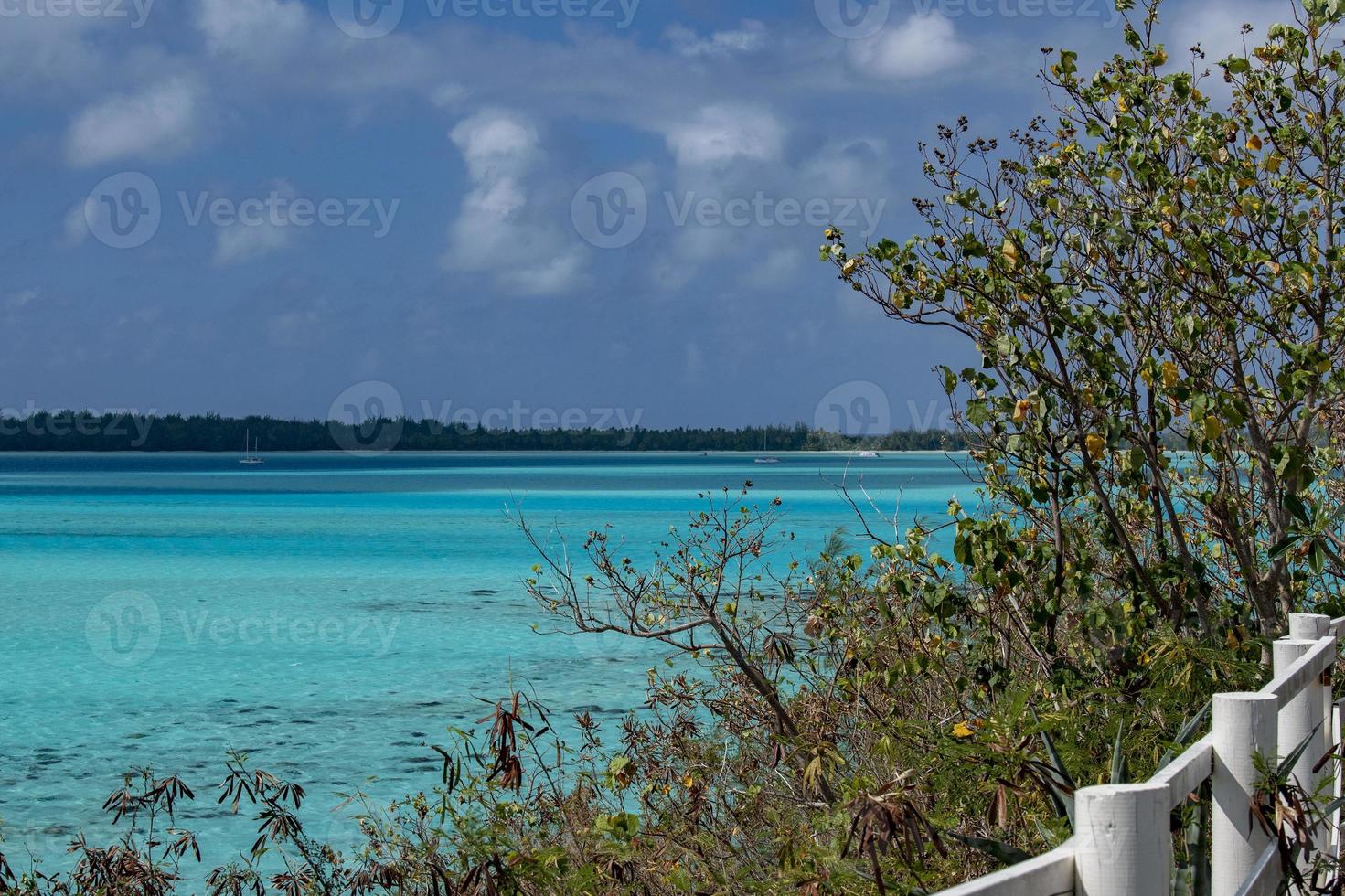 bora bora polinésia francesa lagoa azul turquesa cristal água panorama lndascape foto