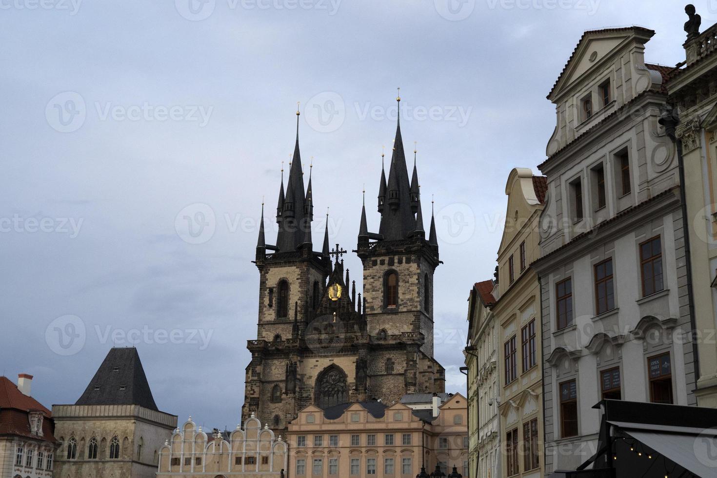 praga velha torre do relógio quadrado foto