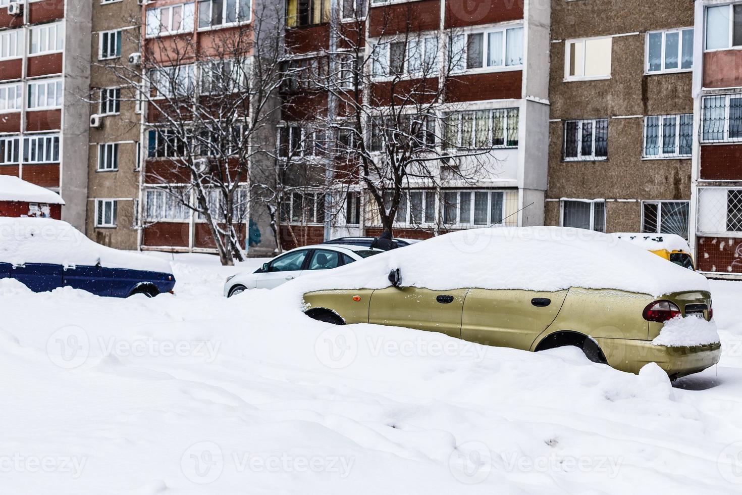 carro coberto de neve foto