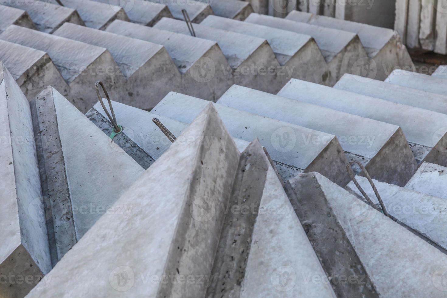 escadas de concreto pré-moldado em estoque de elementos prontos para transporte foto