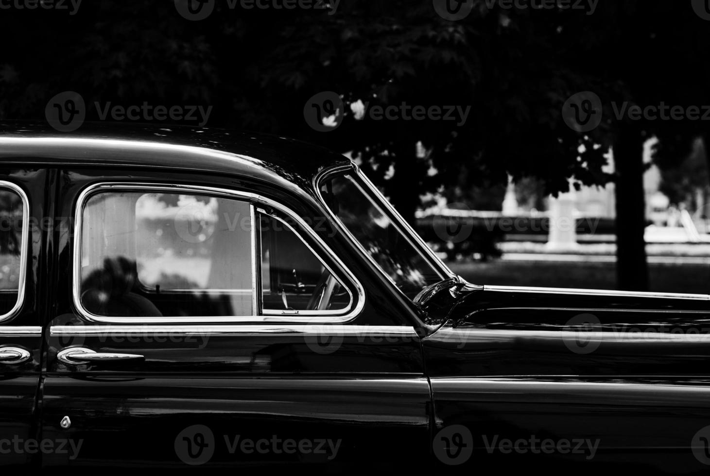 carro clássico na rua foto