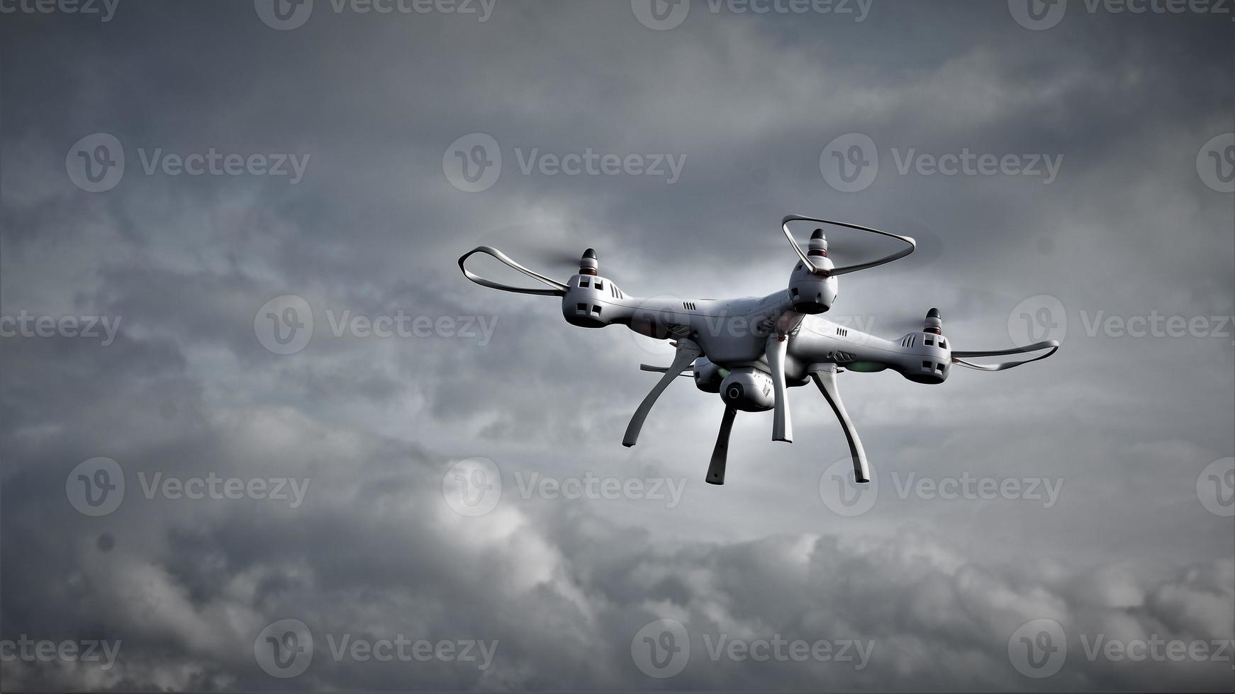 fotos de drones voando no céu