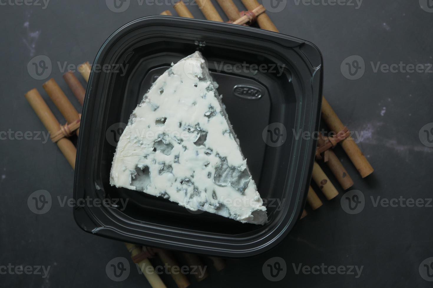 detalhe da foto de queijo azul na mesa