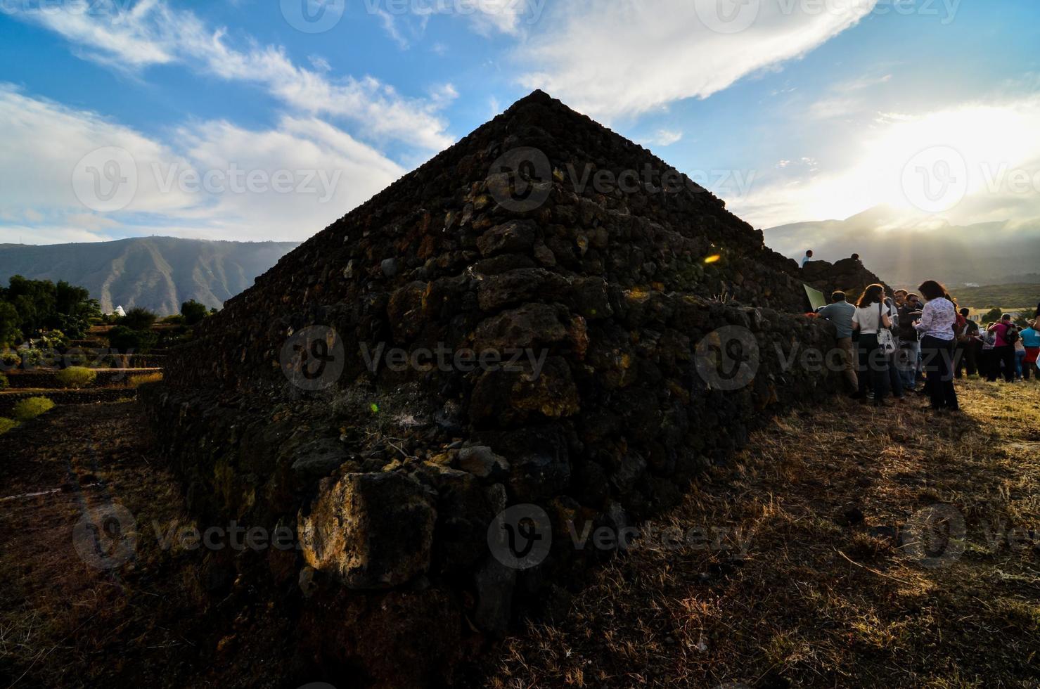 vista das pirâmides de guimar foto