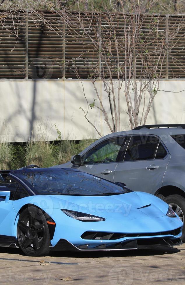 carro esportivo exótico sem marca em detalhes foto