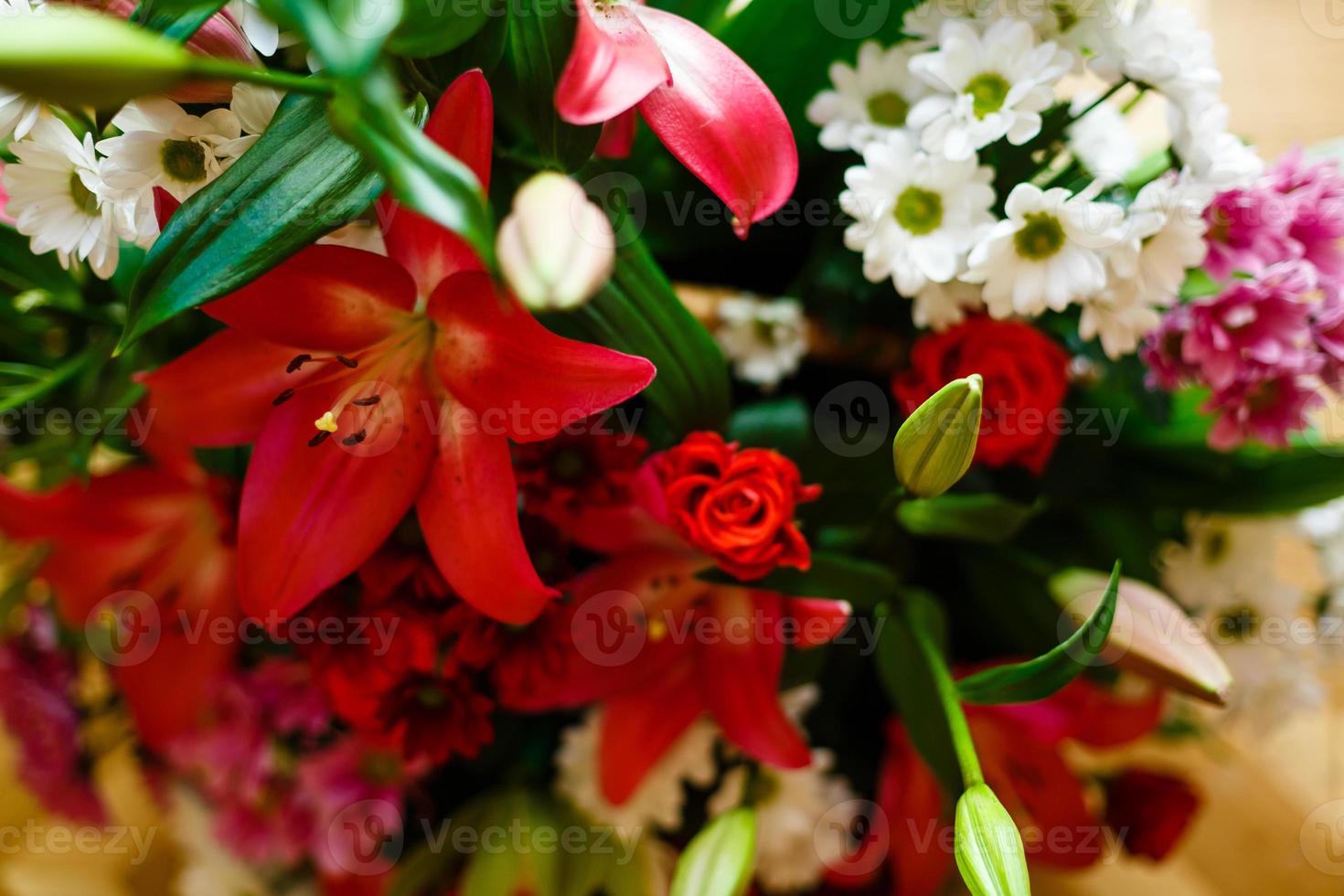 flores no mercado de rua na inglaterra foto