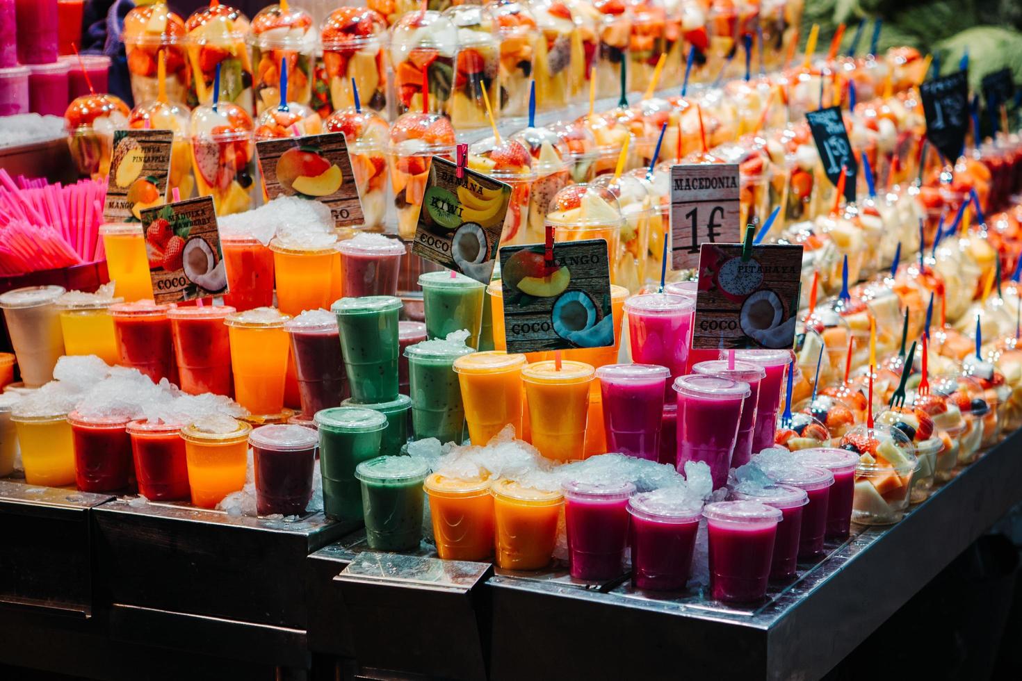 barcelona, espanha - fevereiro de 2017 - mercado la rambla foto