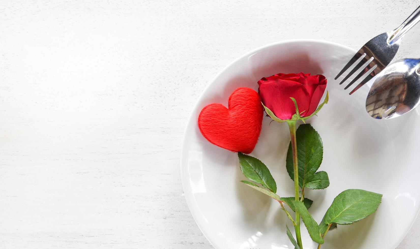 jantar de dia dos namorados comida de amor romântico e conceito de culinária de amor foto