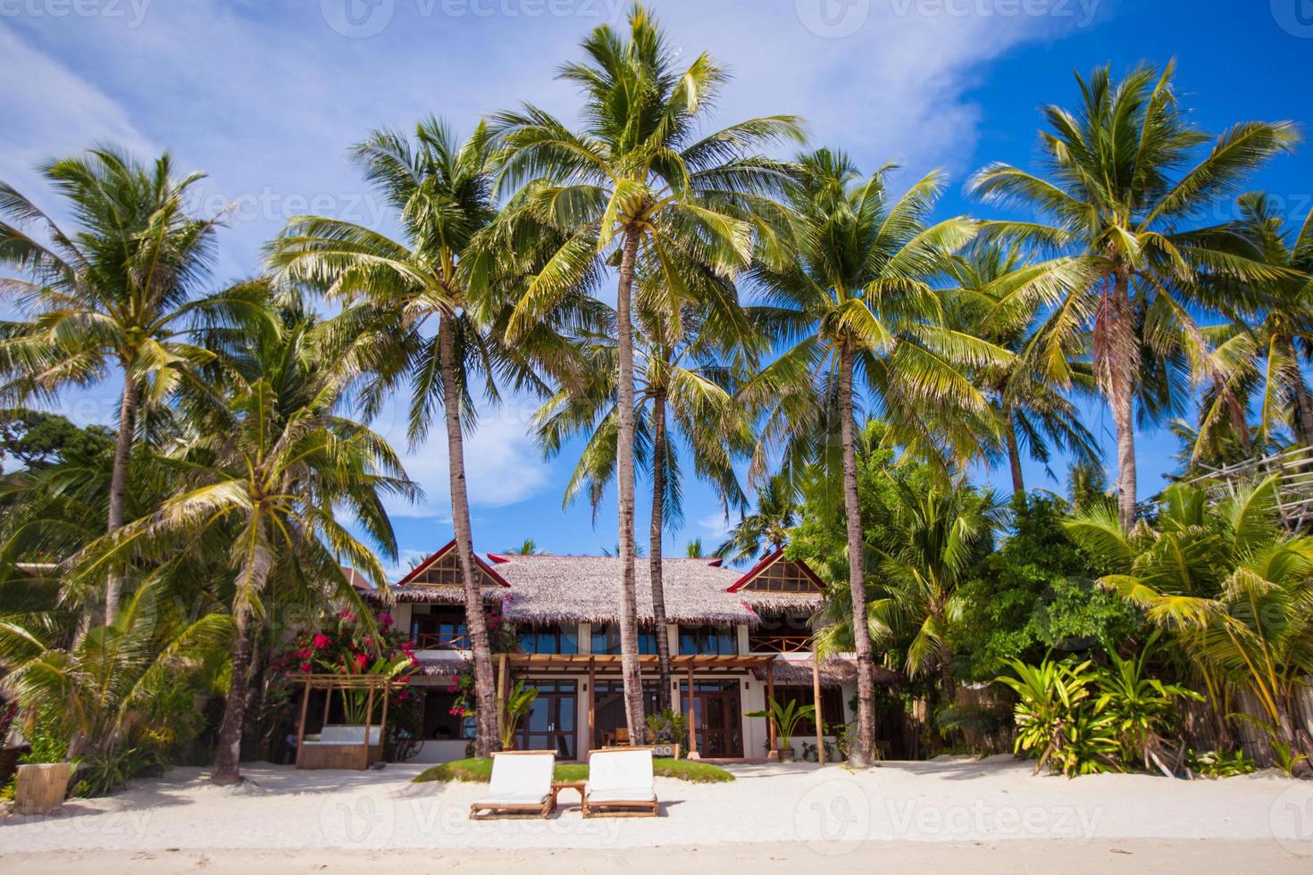 pequeno hotel aconchegante em um resort tropical exótico foto