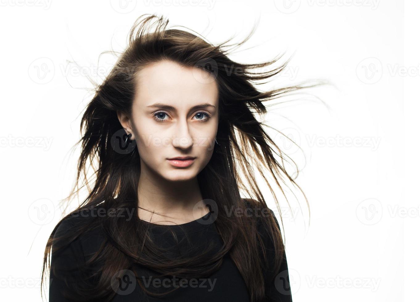 retrato de uma jovem mulher emocional foto